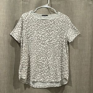 Women’s Leopard Print Tee Size Medium
